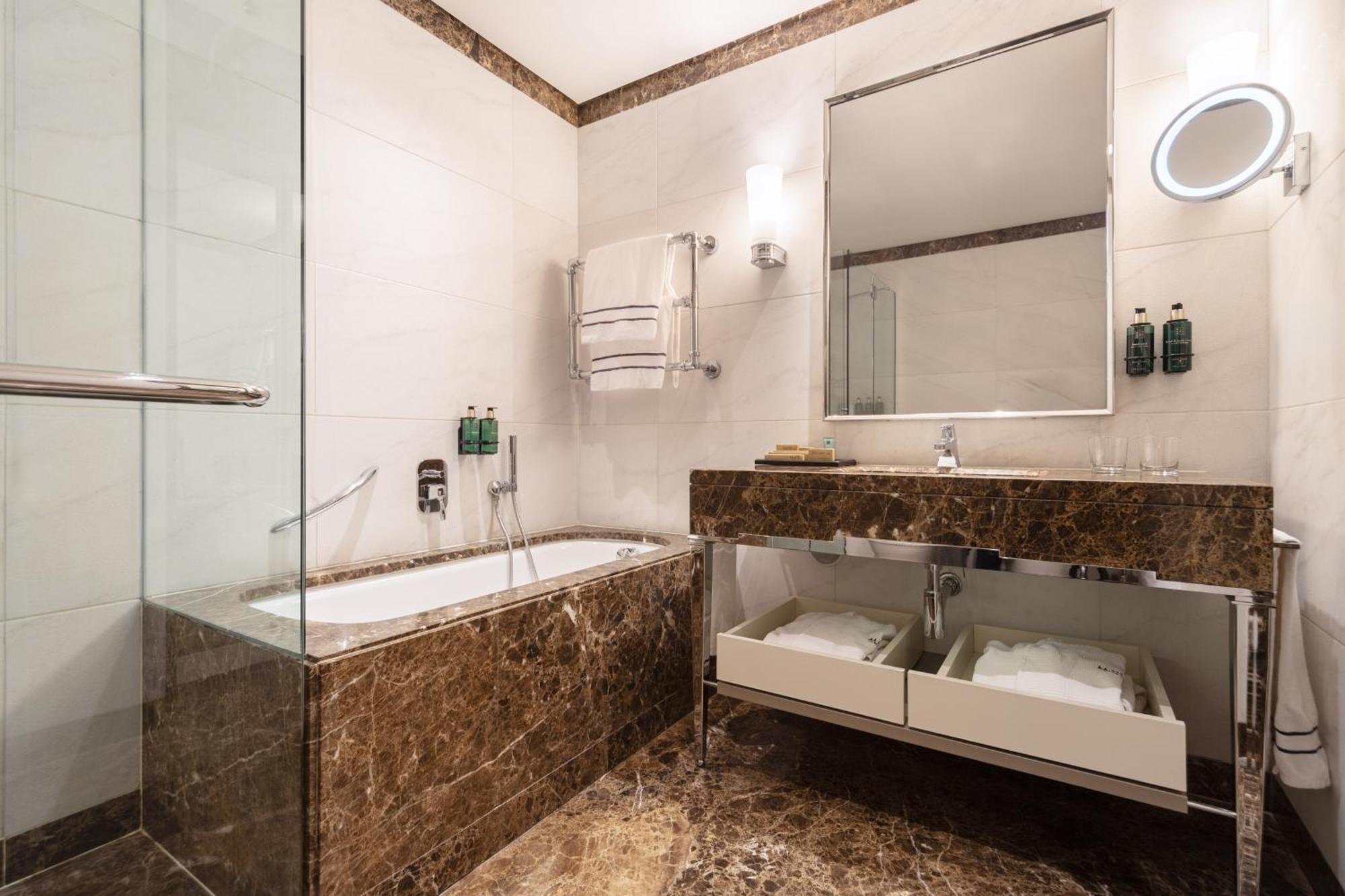 Melia Hotel 5*